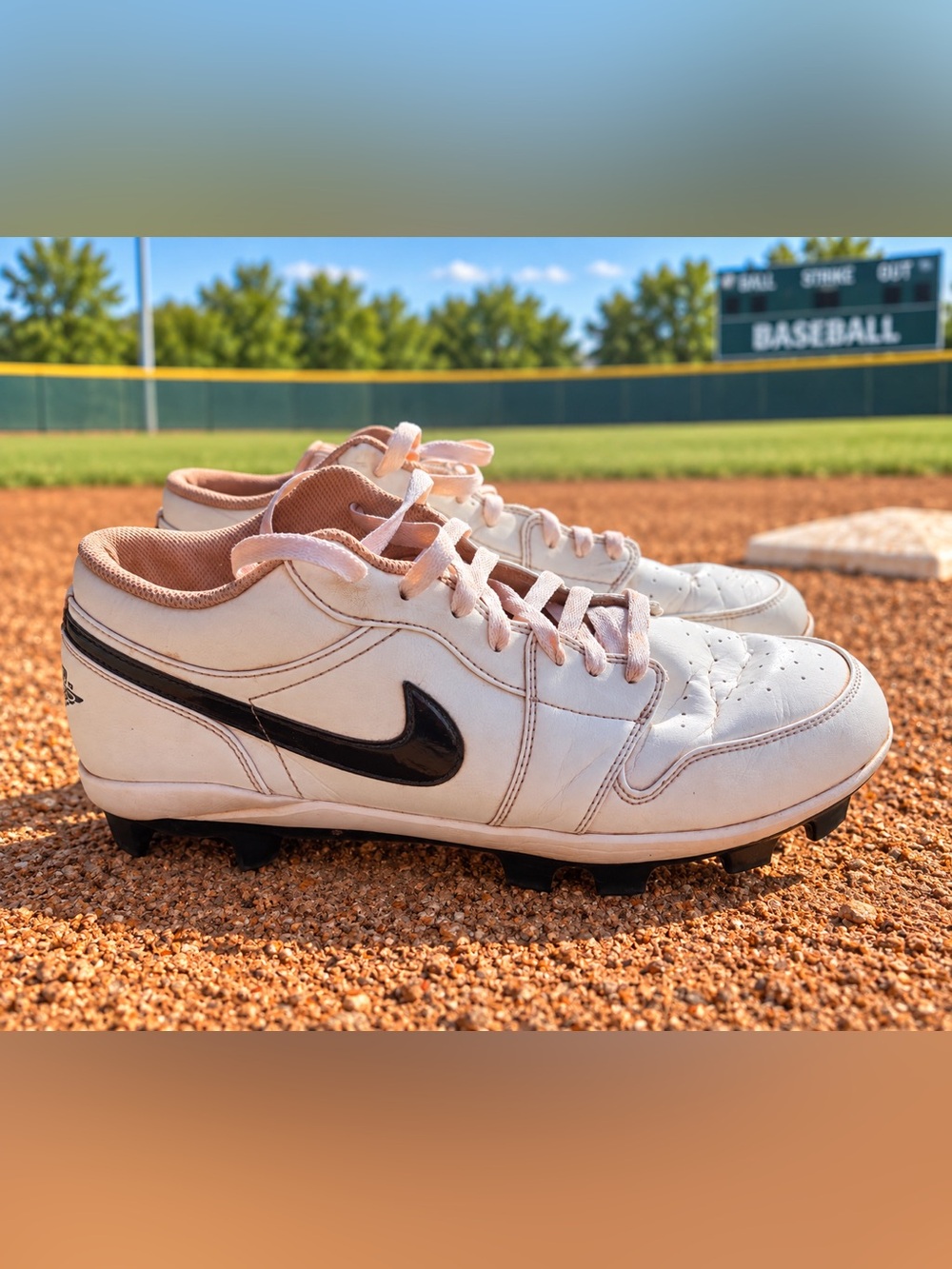 Air Jordan 1 Retro MCS Low Baseball Cleats – White/Black – Men’s Size 13
